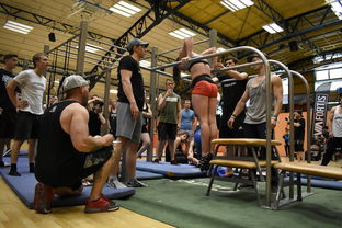 Kaiyun官方登录入口-陈艺文赛后谈跳水心态，陈艺文领奖