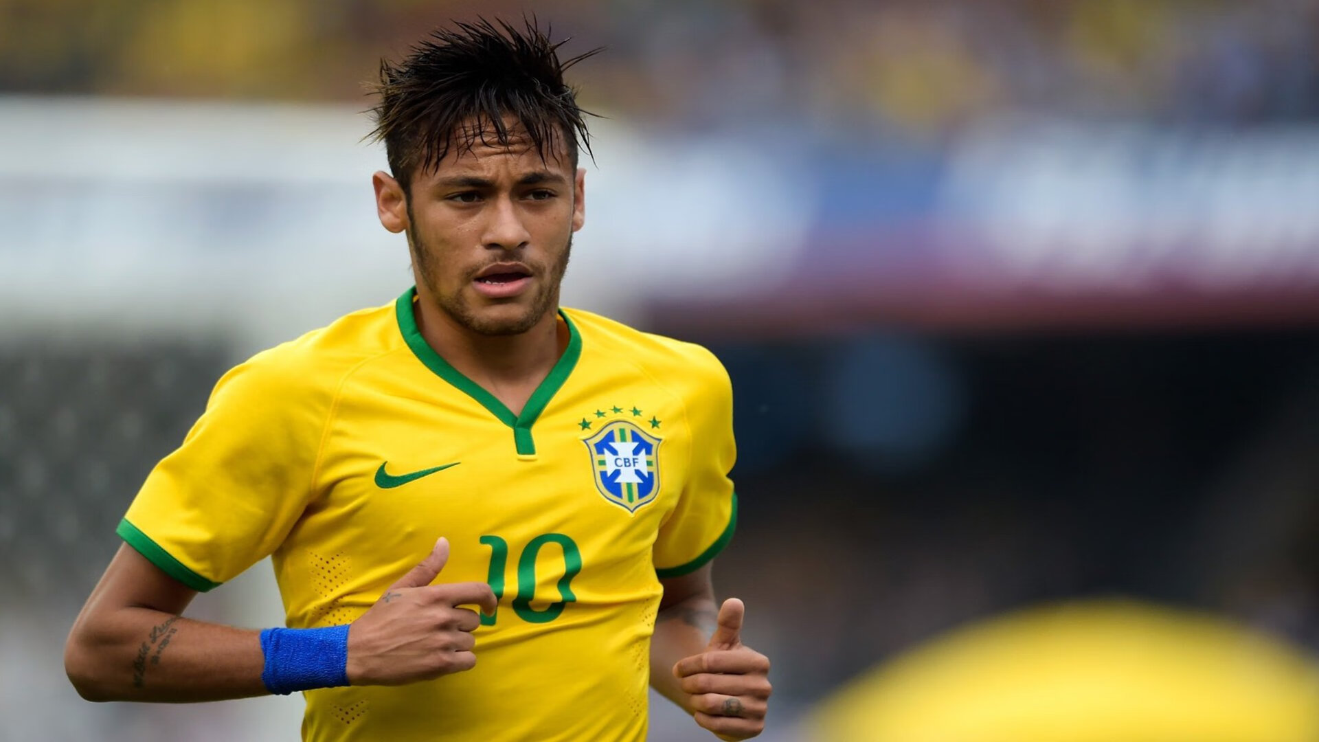 “青训专家引入国际先进理念，推动中国足球技术革新”，中国足球的青训理念